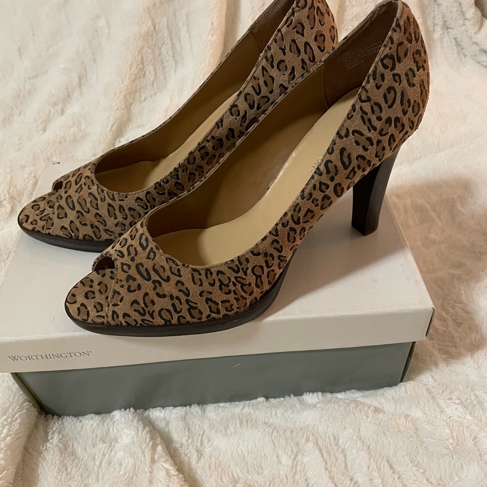 Worthington Peep-toe Animal print Pumps